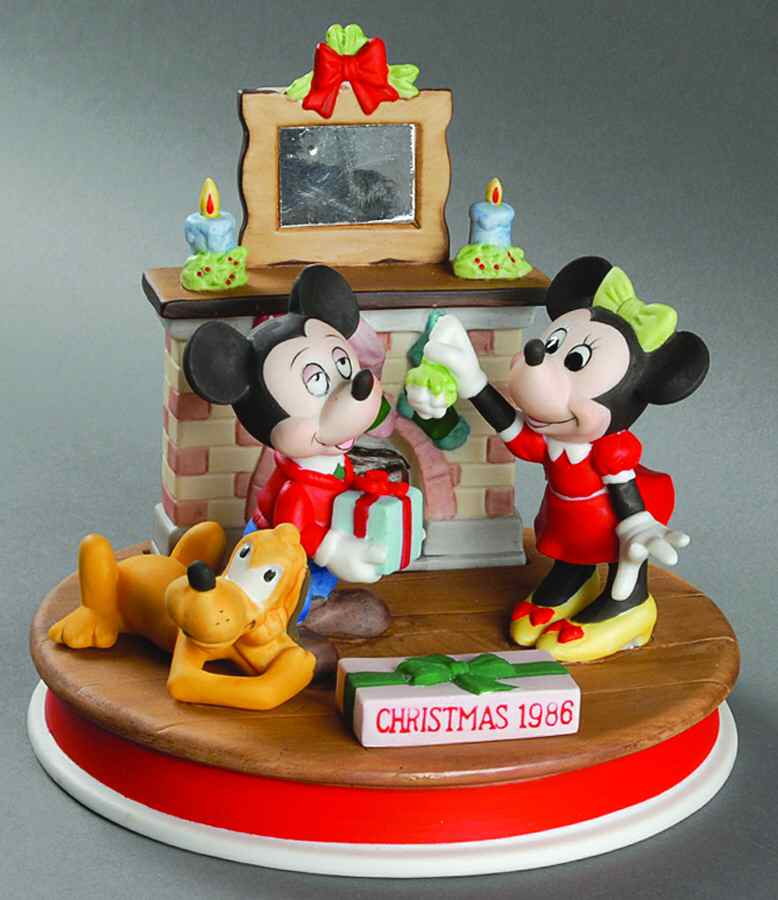 Disney Christmas Figurine Mistletoe Magic - No Box by Grolier-1