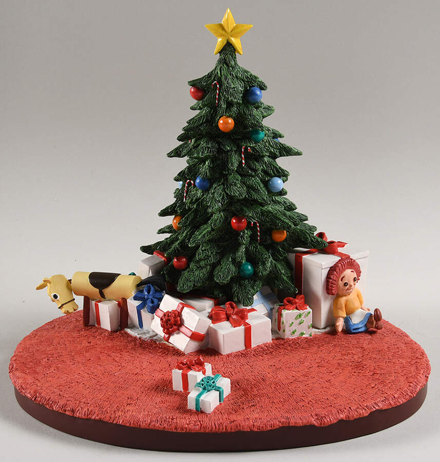 Looney Tunes Spotlight Gift Wrapped-Christmas Morning Scape - No Box by Goebel-1