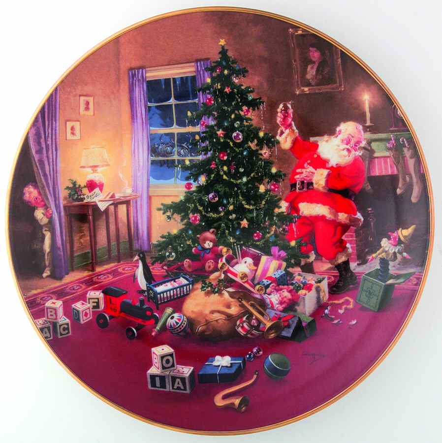 Classic American Santa A Christmas Eve Vistor - With Box by Hamilton Collection-1