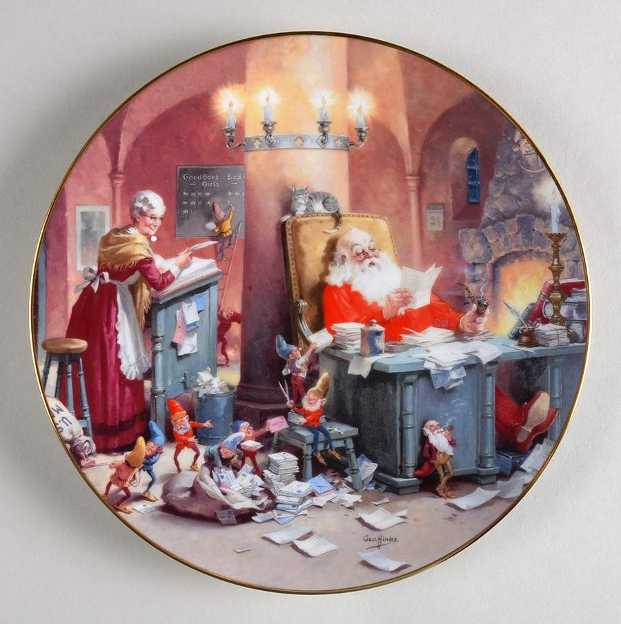 Classic American Santa He's Checking His List - Boxed by Hamilton Collection-1