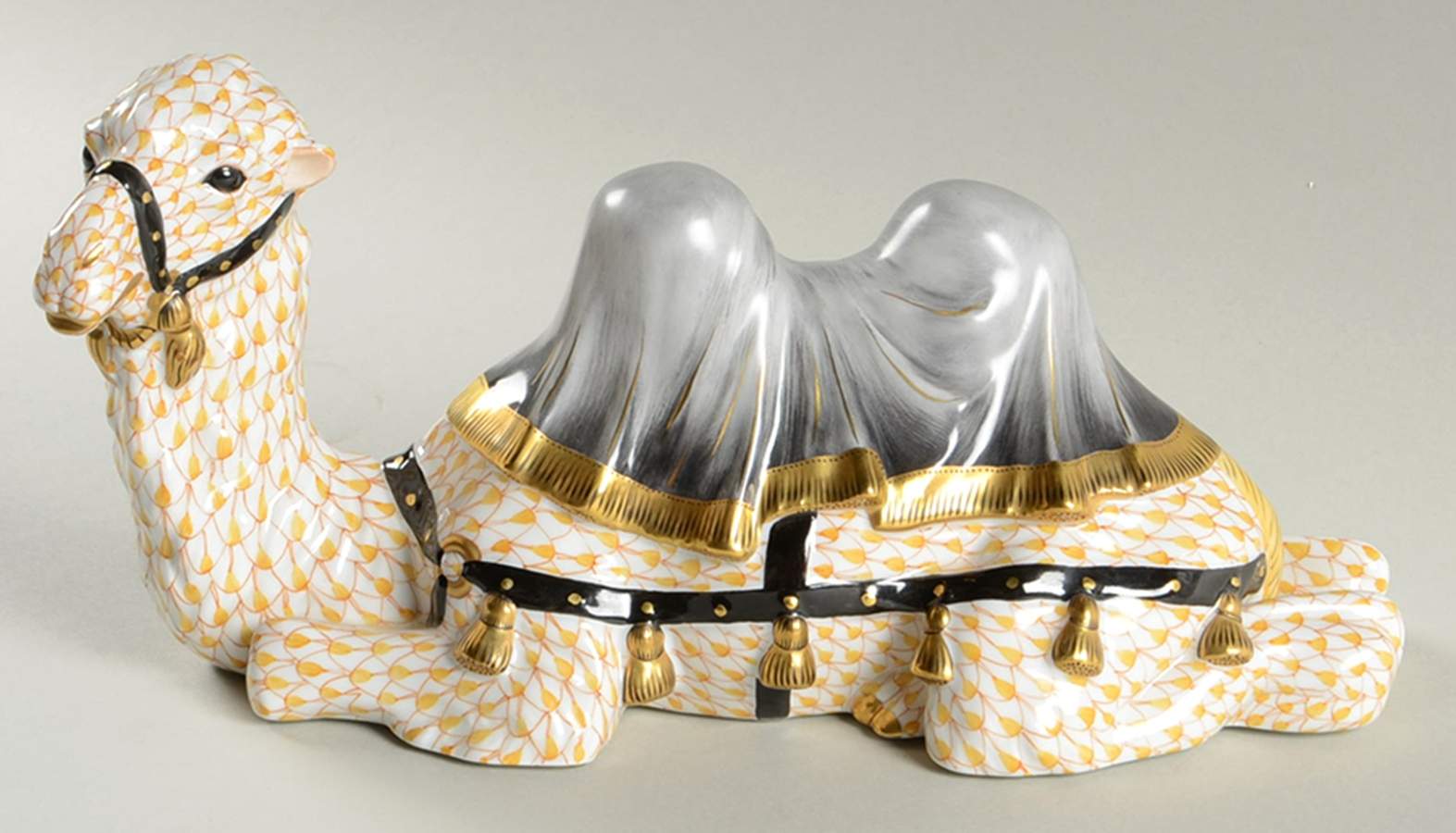 Kingdom Classic Regal Camel-Butterscotch - No Box by Herend-1