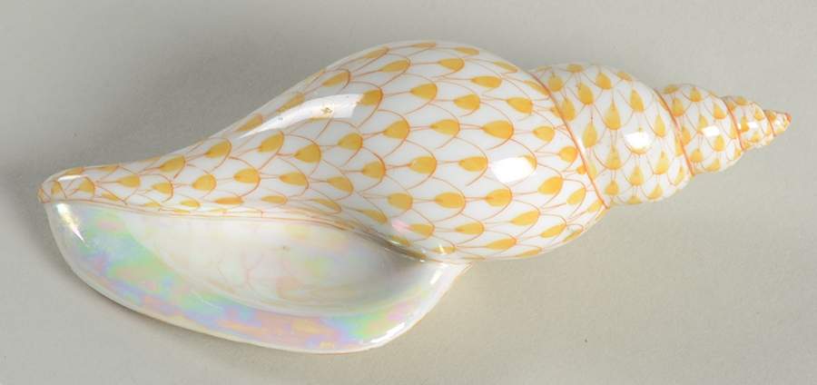 Shells Tulip Shell-Butterscotch - No Box by Herend-1