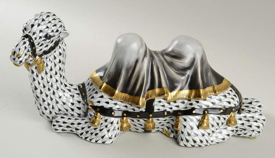 Kingdom Classic Regal Camel-Black - No Box by Herend-1