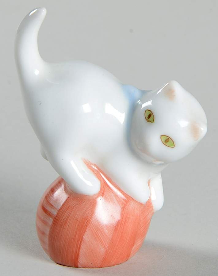 Cats Mischevious Cat On Yarn-Natural - No Box by Herend-1