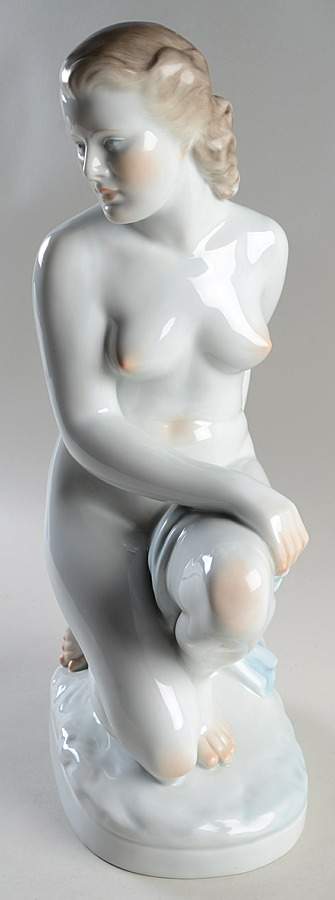 Nudes Nude Sitting - No Box by Herend-1