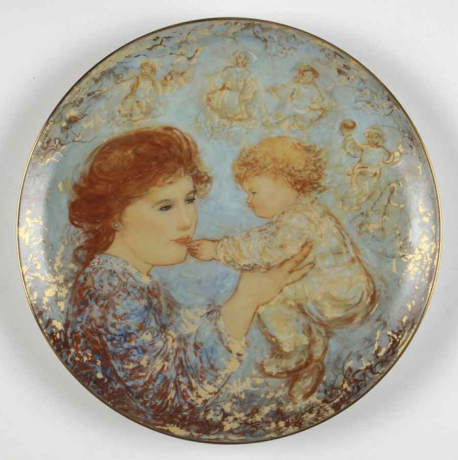 Hibel Plates Daydreams - Boxed by Hibel-1