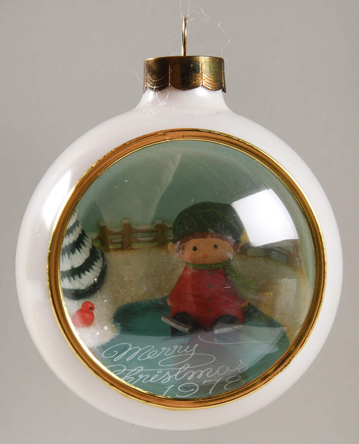 1978 Hallmark Christmas Ornaments Panorama Ball - No Box by Hallmark Gold Crown-1