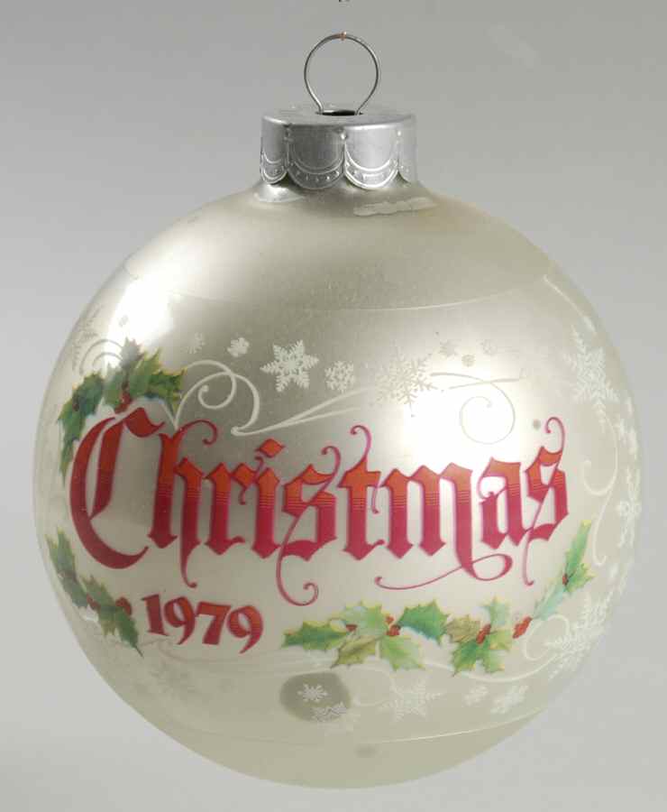 1979 Hallmark Christmas Ornaments Love - Boxed by Hallmark Gold Crown-1