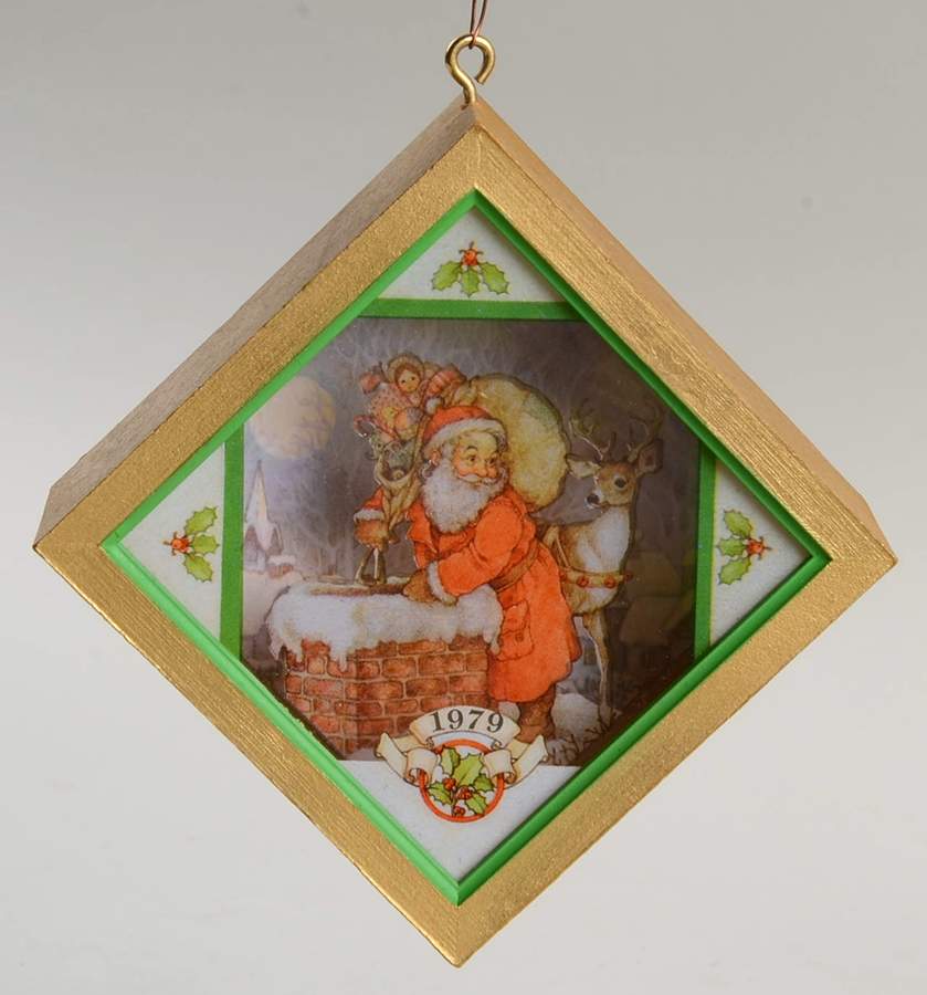 1979 Hallmark Christmas Ornaments Christmas Eve Surprise - Boxed by Hallmark Gold Crown-1