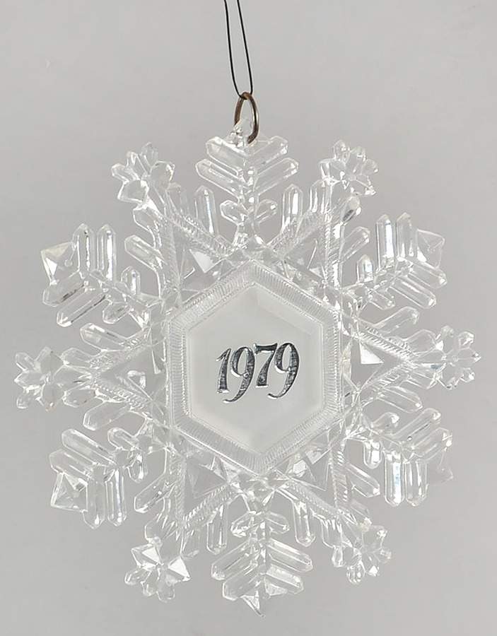 Holiday Highlights 1979-Snowflake - Boxed by Hallmark Gold Crown-1