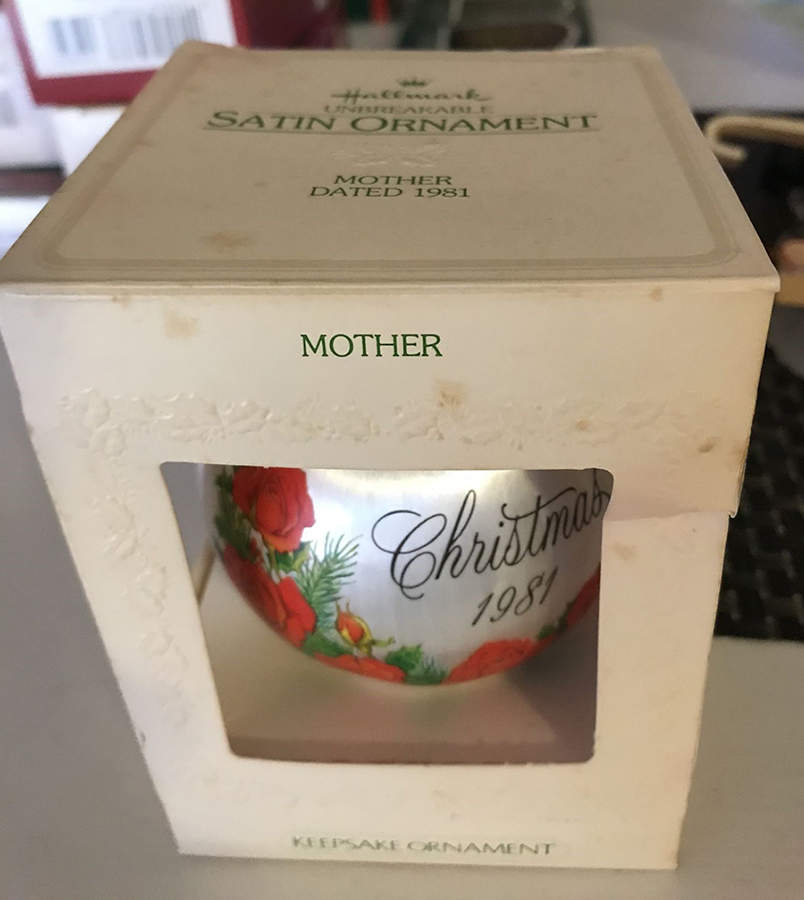 1981 Hallmark Christmas Ornaments Mother - Boxed by Hallmark Gold Crown-1