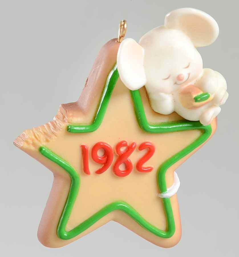 1982 Hallmark Christmas Ornaments Little Trimmer-Cookie Mouse - Boxed by Hallmark Gold Crown-1