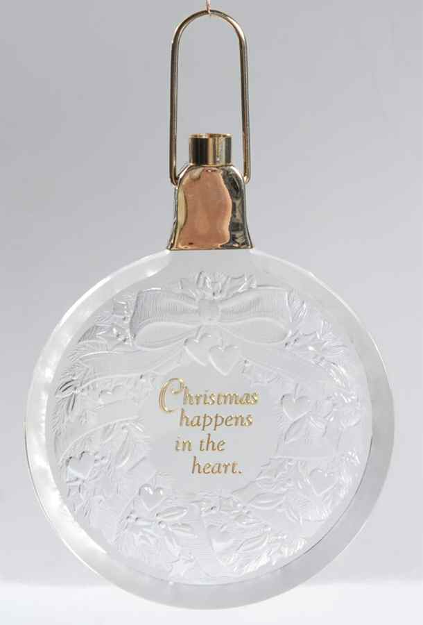 1985 Hallmark Christmas Ornaments Love Wreath - No Box by Hallmark Gold Crown-1