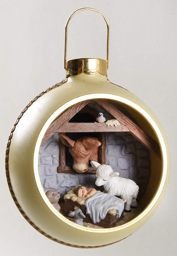 1986 Hallmark Christmas Ornaments Gentle Blessings-Lighted - Boxed by Hallmark Gold Crown-1