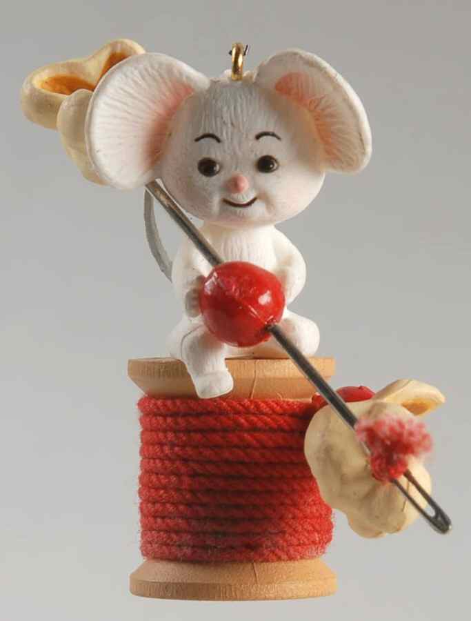 1986 Hallmark Christmas Ornaments Popcorn Mouse - Boxed by Hallmark Gold Crown-1