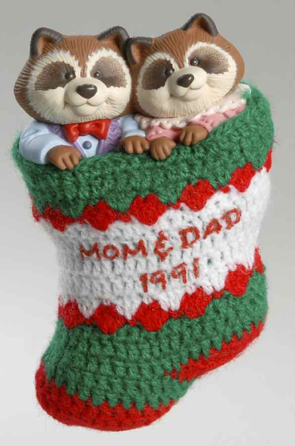 1991 Hallmark Christmas Ornaments Mom And Dad - No Box by Hallmark Gold Crown-1