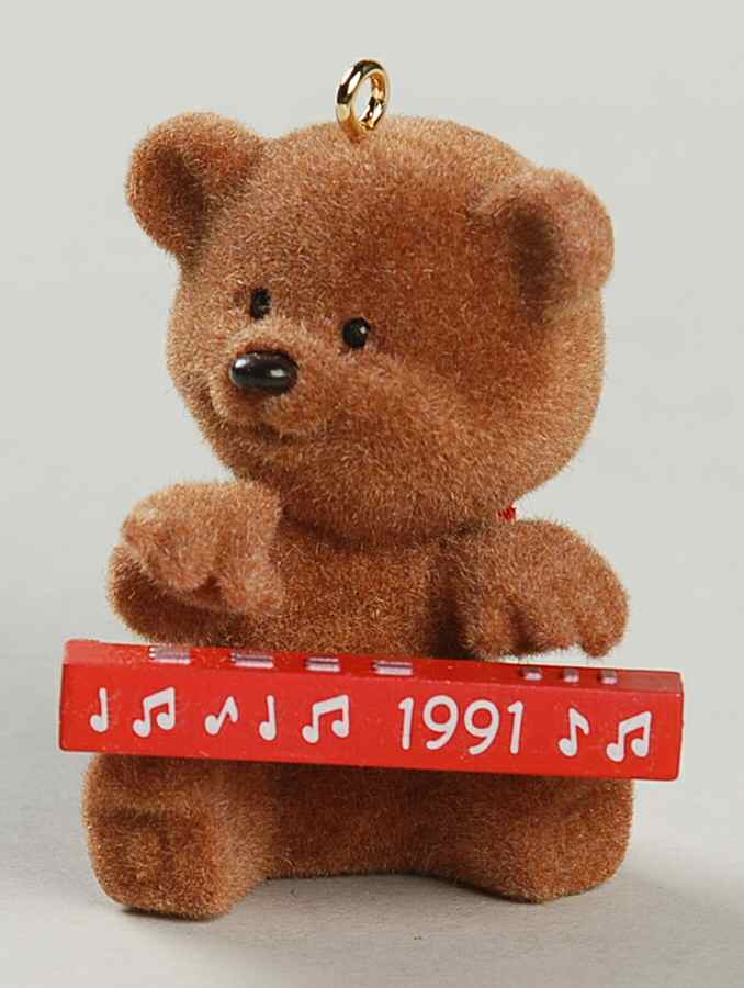 1991 Hallmark Christmas Ornaments Notes Of Cheer - No Box by Hallmark Gold Crown-1