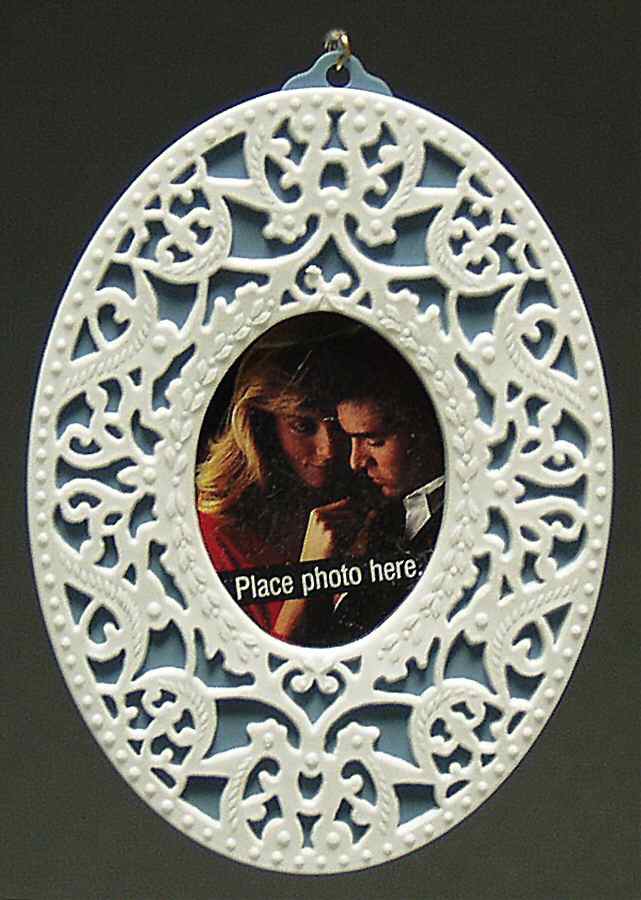 1992 Hallmark Christmas Ornaments Memories To Cherish - No Box by Hallmark Gold Crown-1