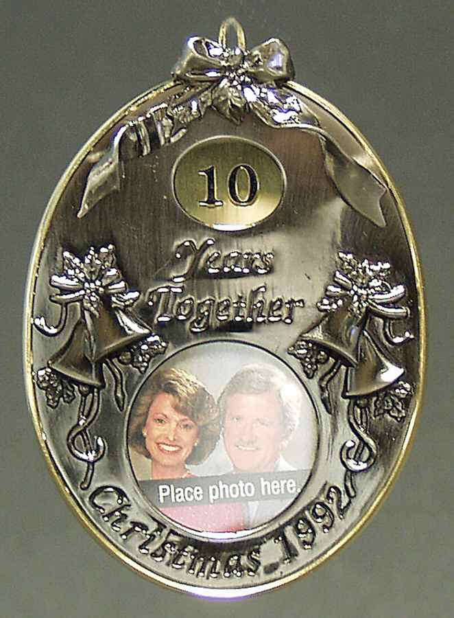 1992 Hallmark Christmas Ornaments Anniversary Photo - No Box by Hallmark Gold Crown-1