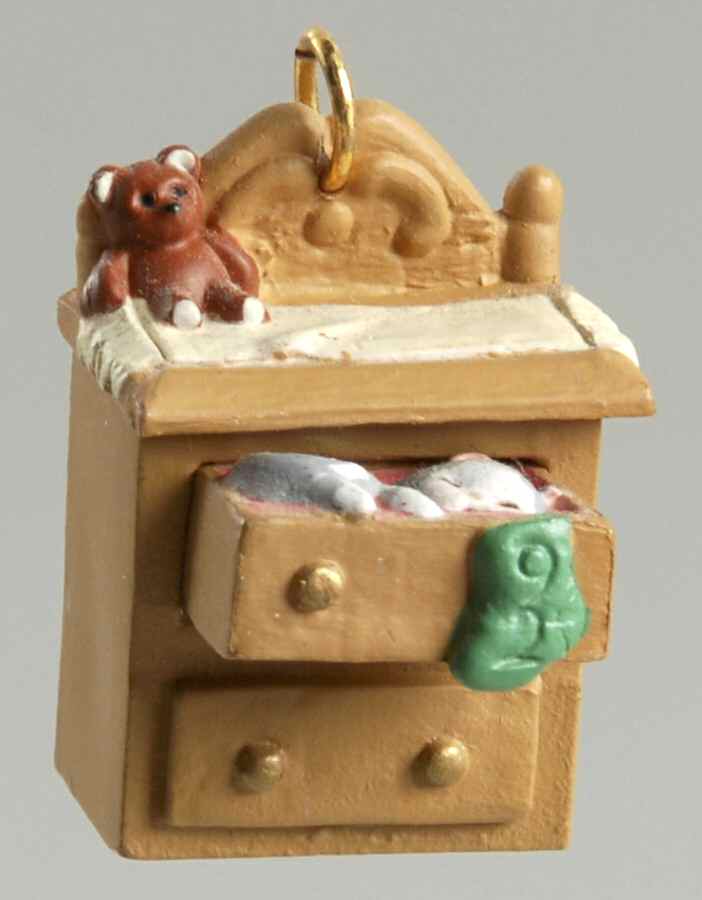 1992 Hallmark Christmas Ornaments Snug Kitty - No Box by Hallmark Gold Crown-1