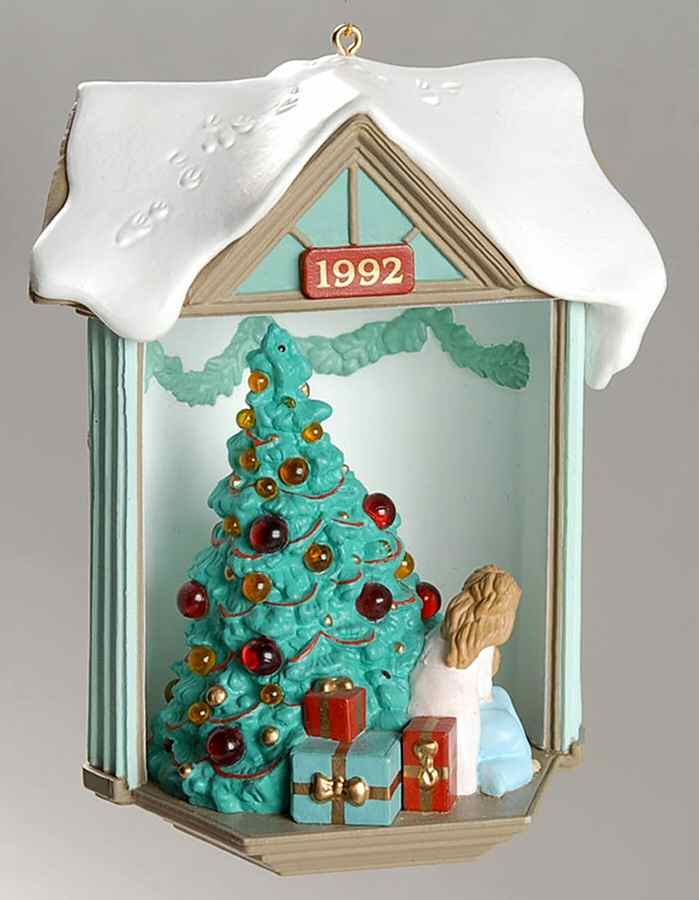 1992 Hallmark Christmas Ornaments Look! It's Santa - No Box by Hallmark Gold Crown-1