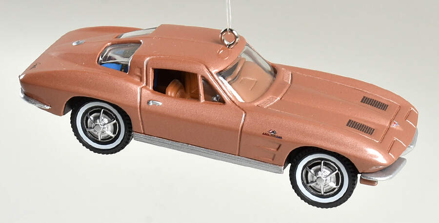 Classic American Cars 2008-1963 Chevrolet Corvette Z06 - Boxed by Hallmark Gold Crown-1