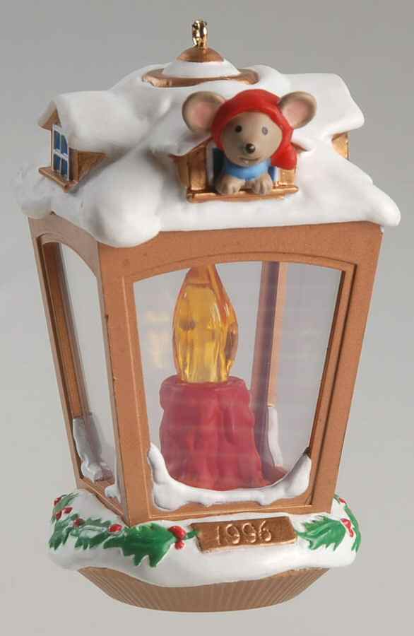 Chris Mouse 1996-Chris Mouse Inn - Boxed by Hallmark Gold Crown-1