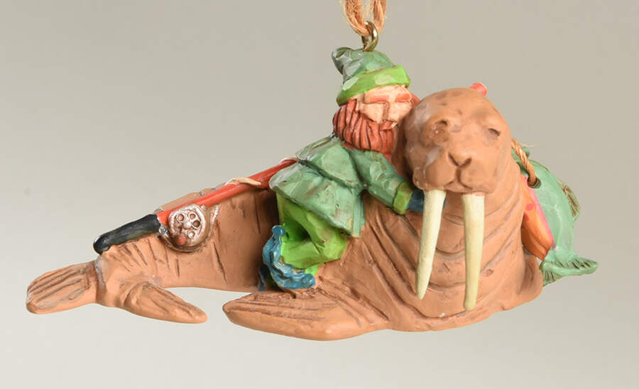 Folk Art Americana Fishing Party - Boxed by Hallmark Gold Crown-1