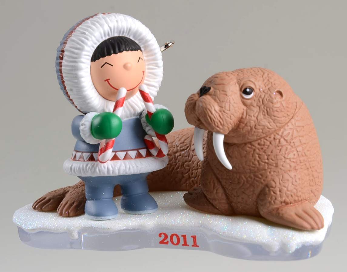 Frosty Friends 2011-32nd Edition Walrus - No Box by Hallmark Gold Crown-1