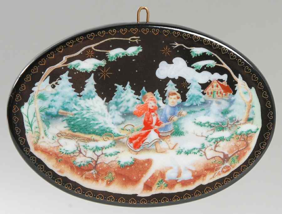 Holiday Enchanment Bringing Home The Tree - No Box by Hallmark Gold Crown-1