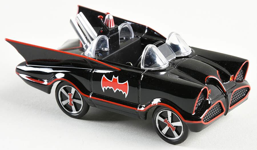 Batman 2017-1966 Batmobile-Limited Ed-Event - Boxed by Hallmark Gold Crown-1