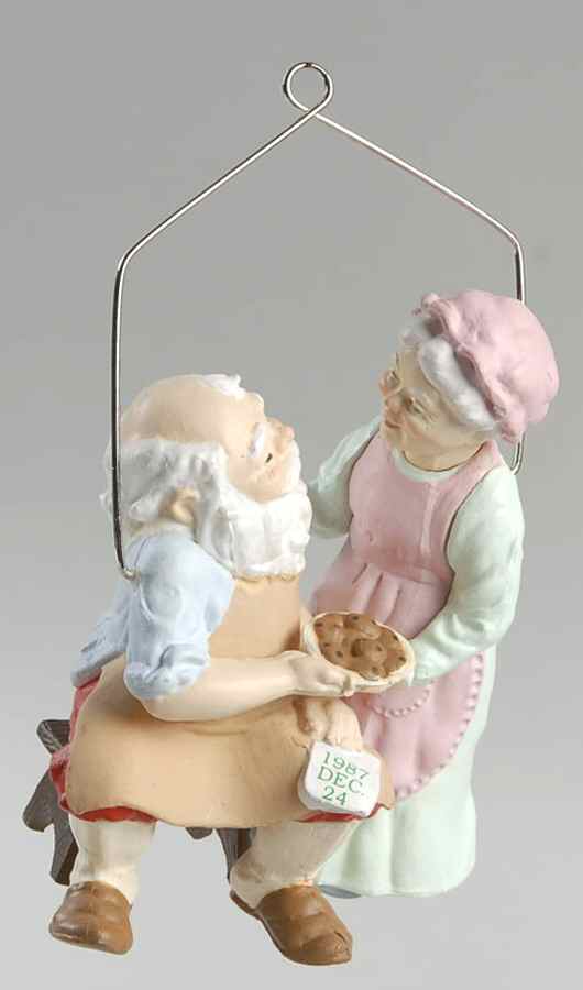 Mr & Mrs Claus 1987-#2-Home Cooking - Boxed by Hallmark Gold Crown-1