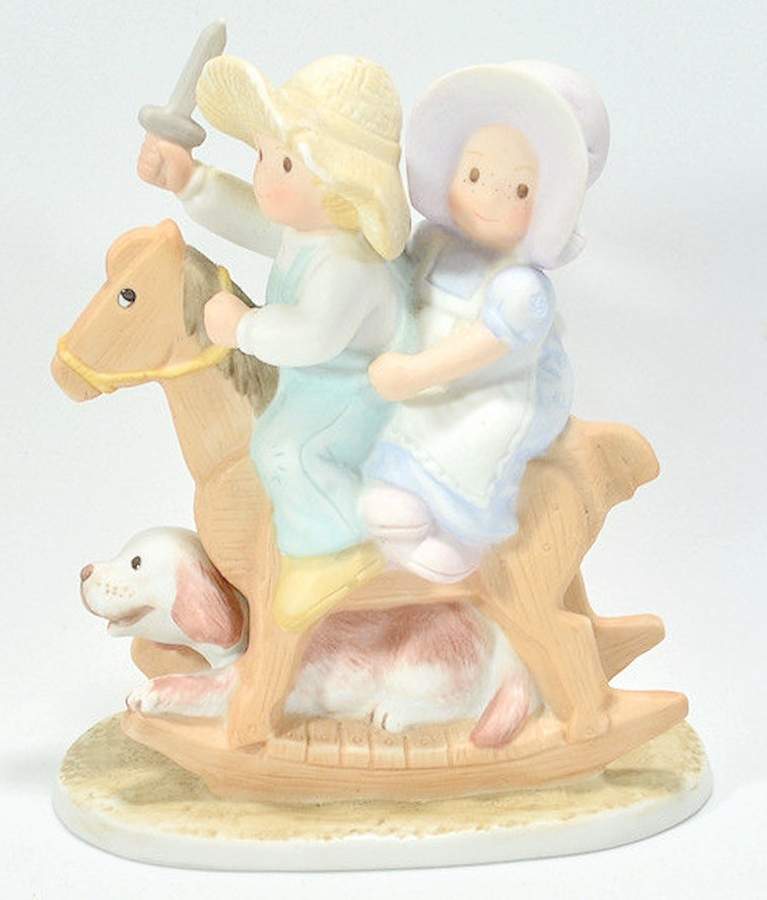Circle of Friends Fight The Good Fight Of Faith - Boxed by Homco-1