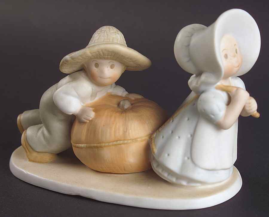 Circle of Friends Harvest Time - Boxed by Homco-1