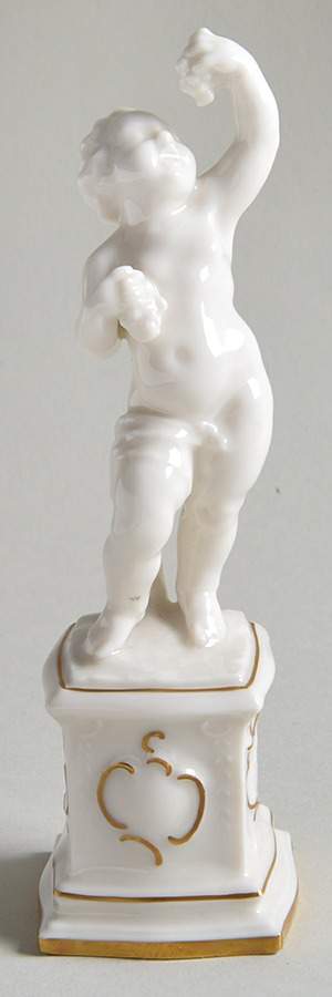 Cherubs-Angels Cherub With Grapes-Summer - No Box by Hutschenreuther-1