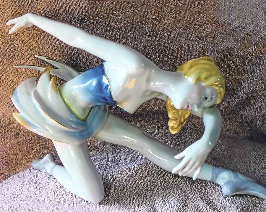 Dance The Dying Swan-Color - Boxed by Hutschenreuther-1