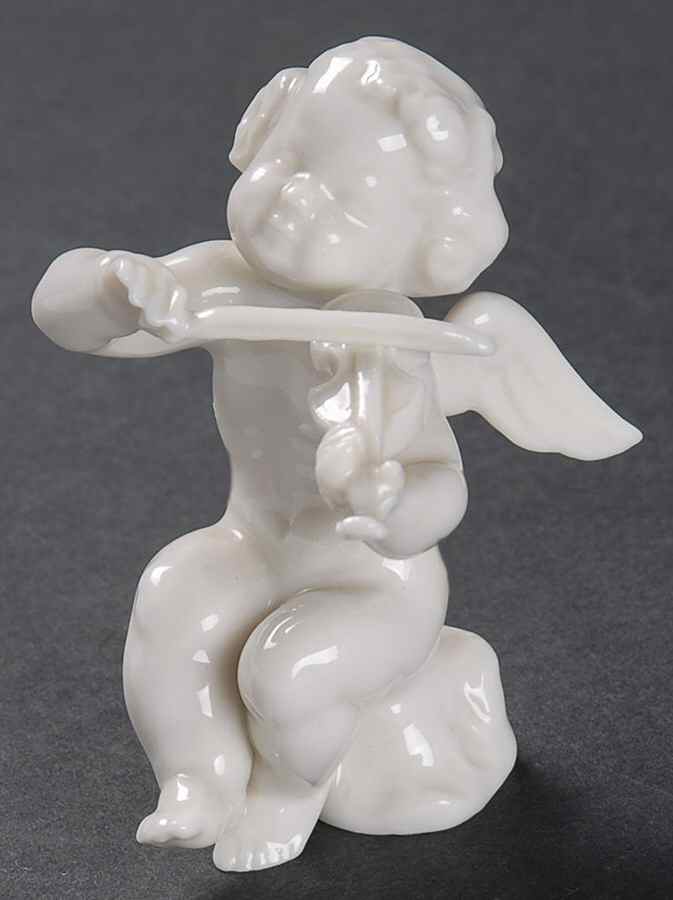Cherubs-Angels Cherub With Violin-No Gold - No Box by Hutschenreuther-1