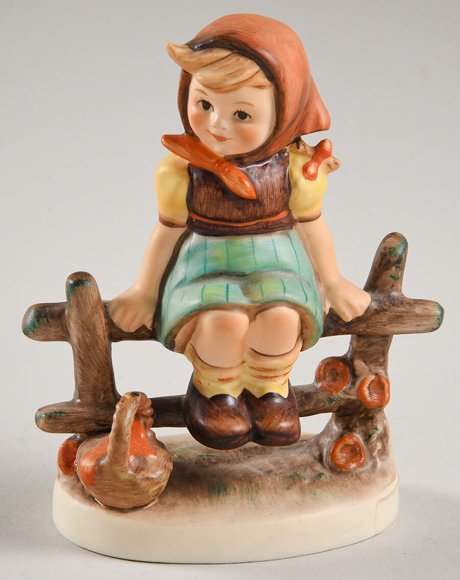Just Resting Tm8-Just Resting - Boxed by M.I. Hummel-1