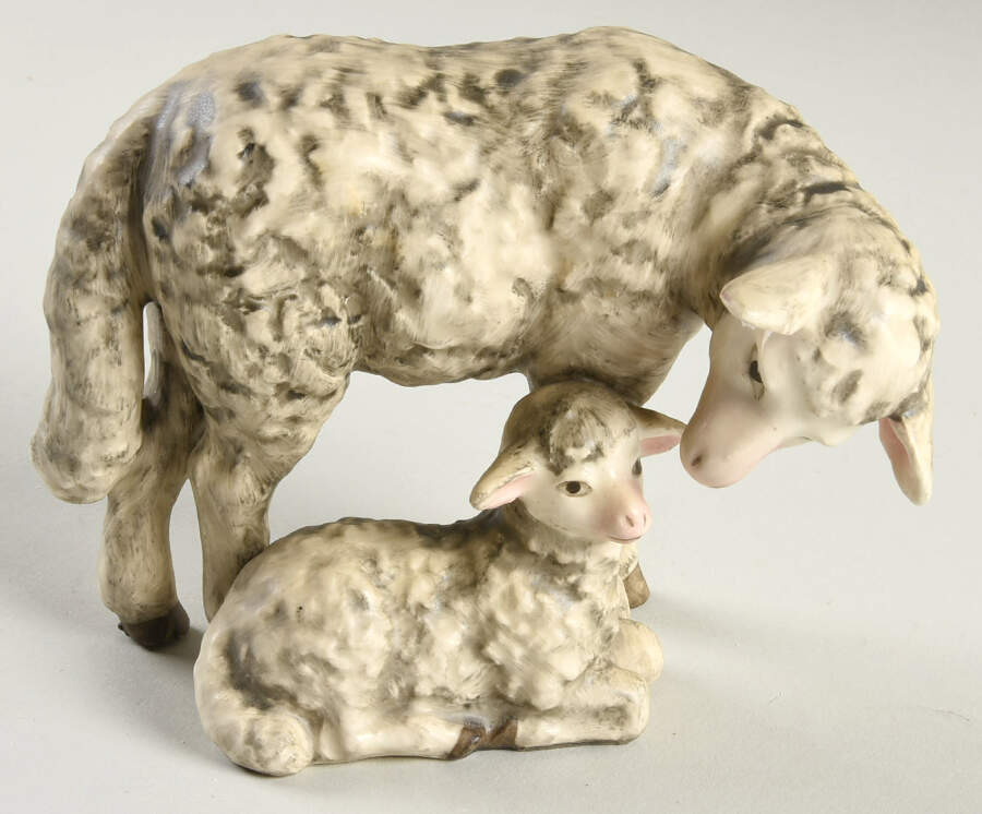 Large Colored Nativity Figurines #260 Tm6-Sheep With Lamb - No Box by M.I. Hummel-1