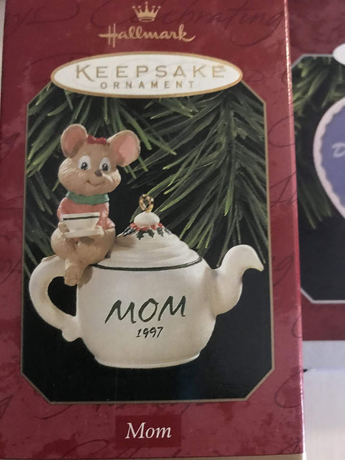 1997 Hallmark Christmas Ornaments Mom - Boxed by Hallmark Gold Crown-1