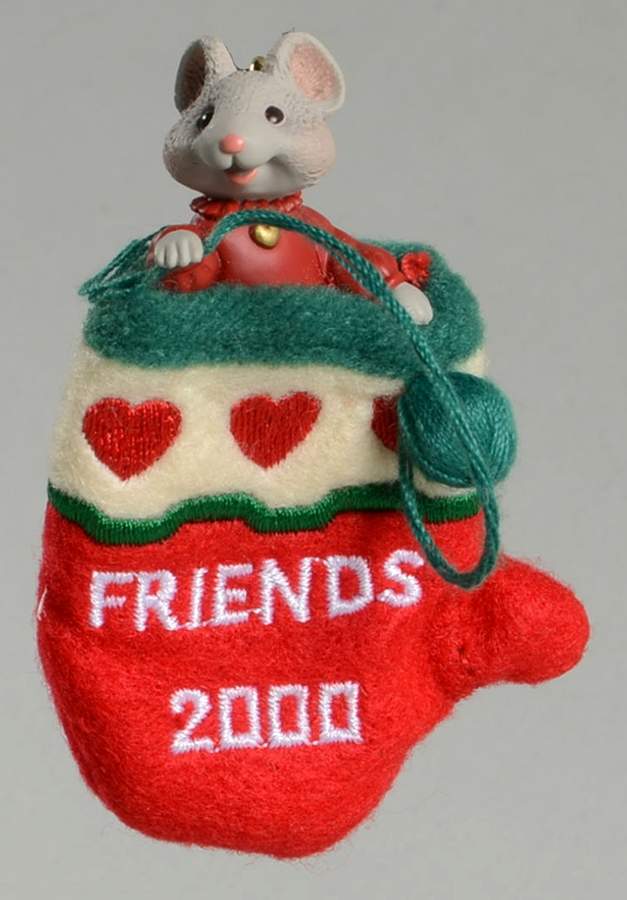 2000 Hallmark Christmas Ornaments Close Knit Friends-Mouse W/Yarn - Boxed by Hallmark Gold Crown-1