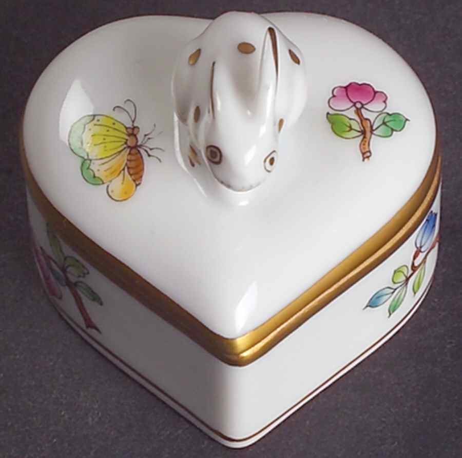 Queen Victoria Older (VA) Heart Shape Box & Lid by Herend-1