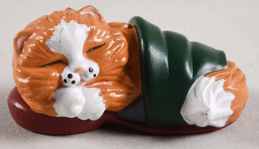 Merry Miniatures 1988 Kitten Slipper - No Box by Hallmark Gold Crown-1
