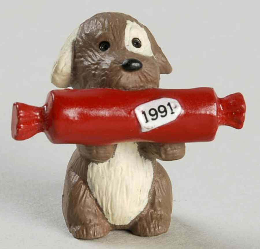 Merry Miniatures 1991 Gift Bringer Puppy - Boxed by Hallmark Gold Crown-1