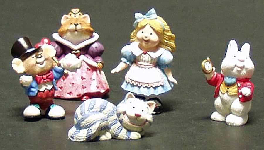 Merry Miniatures 1996 Alice In Wonderland - Boxed by Hallmark Gold Crown-1