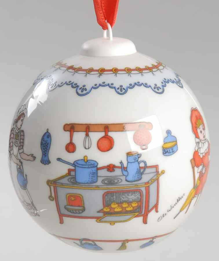 Annual China Christmas Ball Doll's Kitchen - Boxed by Hutschenreuther-1