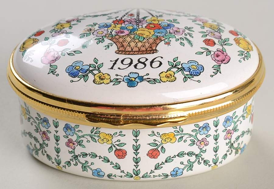 Annual Year Box-A Year To Remember 1986 Year Box - Boxed by Halcyon Days-1