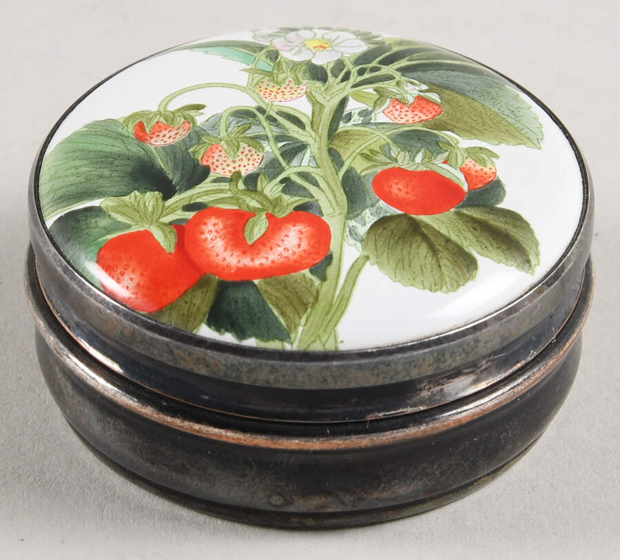 Halcyon Days Box Wilmot's Superb-Strawberries - Boxed by Halcyon Days-1