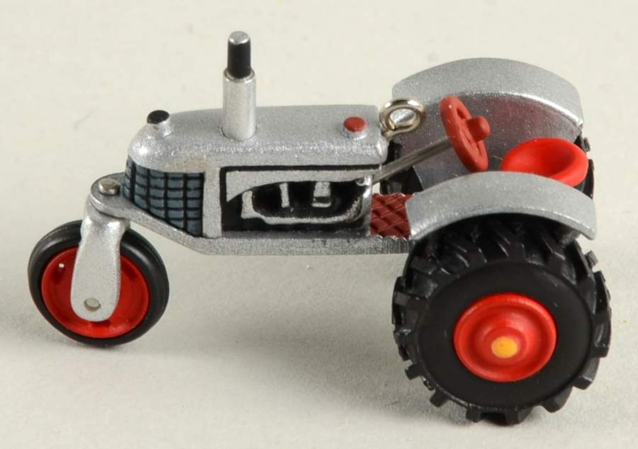 Antique Tractors-Miniature 2006-Antique Tractor #10 - Boxed by Hallmark Gold Crown-1