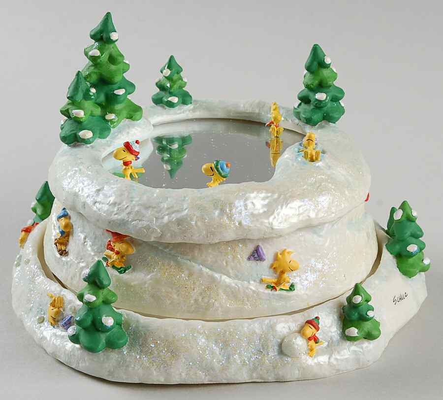 Peanuts Gallery It's Nice On The Ice! -Musical - Boxed by Hallmark Gold Crown-1